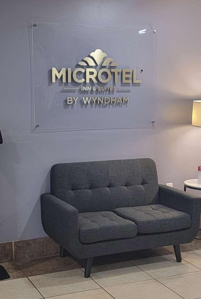 Microtel Inn & Suites By Wyndham Gardendale Interior photo