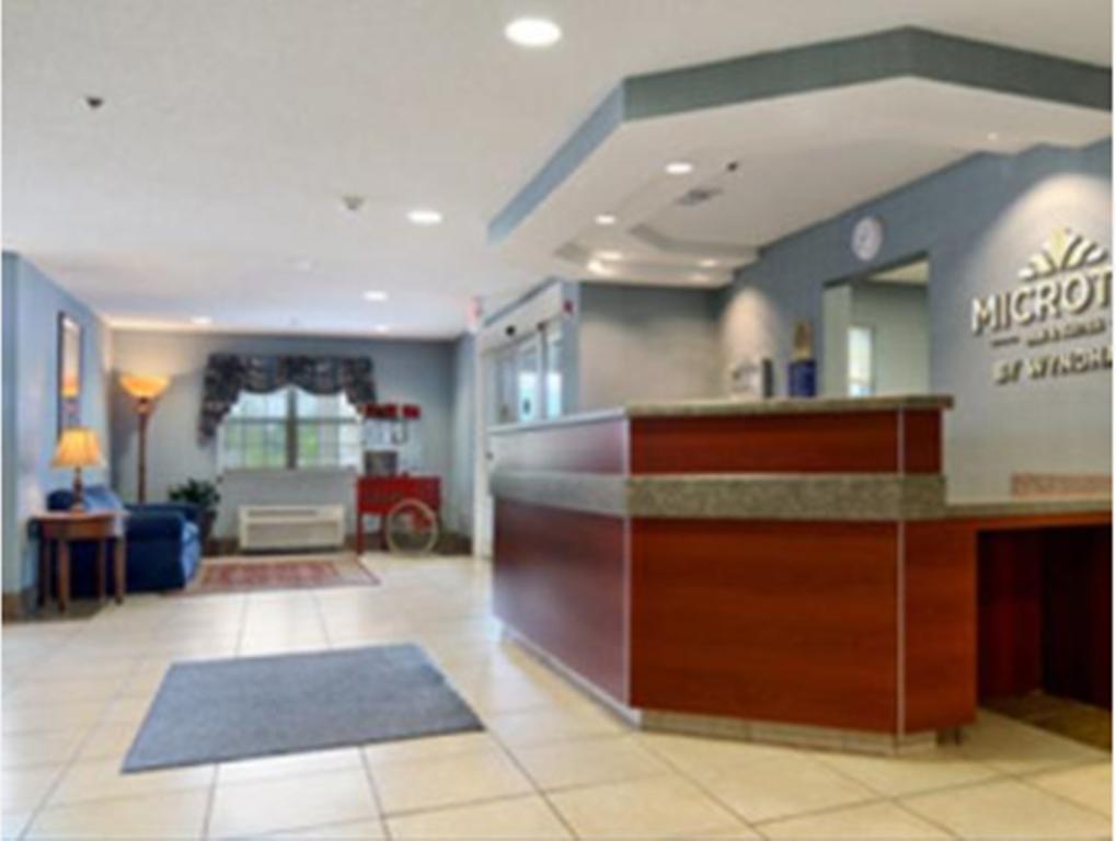 Microtel Inn & Suites By Wyndham Gardendale Interior photo